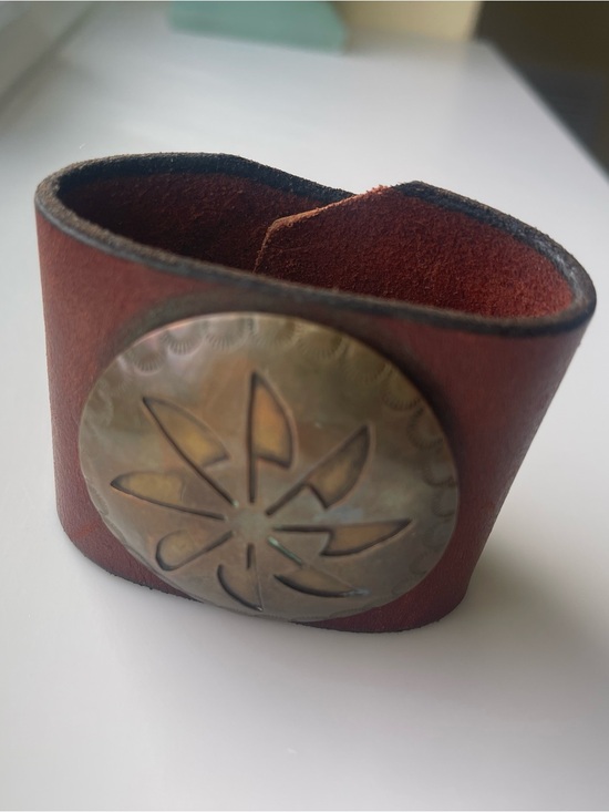 Jewelry - Vintage Leather Cuff Brass Floral Concho 70s Artisan